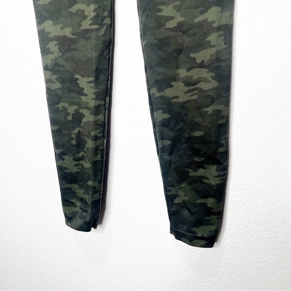 Spanx Look at Me Now Camo Seamless Leggings Camouflage - Picture 6 of 8